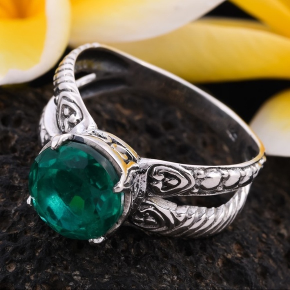 Bali Emerald Quartz sterling silver crown style ring size 9